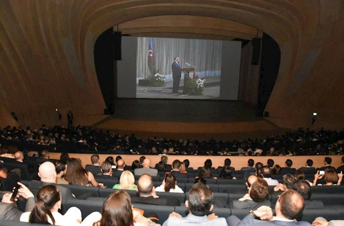 Ulu Öndərə həsr olunan instalyasiya, fotoalbom və film təqdim edildi — FOTOLAR