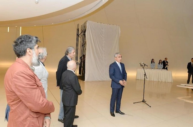 Ulu Öndərə həsr olunan instalyasiya, fotoalbom və film təqdim edildi — FOTOLAR