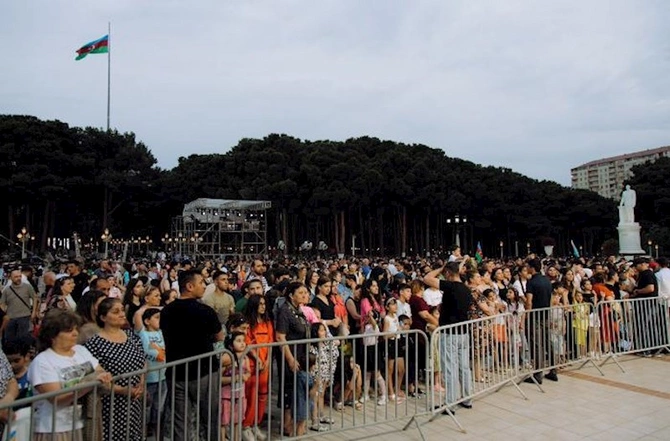 Abşeronda Milli Qurtuluş Günü münasibətilə konsert keçirildi — FOTOLAR