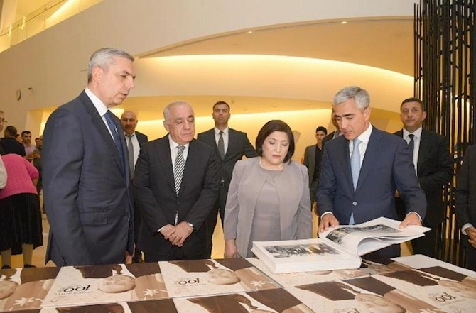 Ulu Öndərə həsr olunan instalyasiya, fotoalbom və film təqdim edildi — FOTOLAR