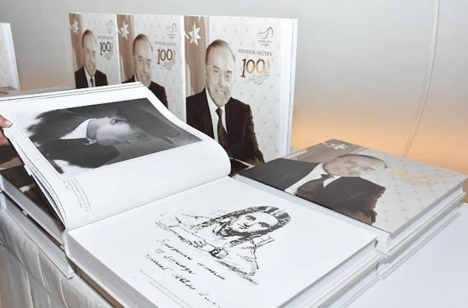 Ulu Öndərə həsr olunan instalyasiya, fotoalbom və film təqdim edildi — FOTOLAR