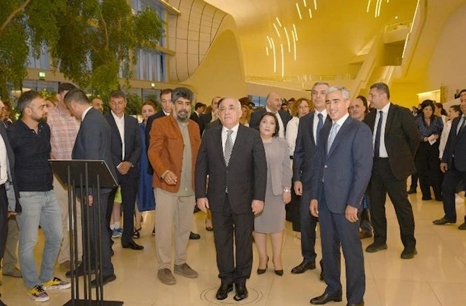 Ulu Öndərə həsr olunan instalyasiya, fotoalbom və film təqdim edildi — FOTOLAR
