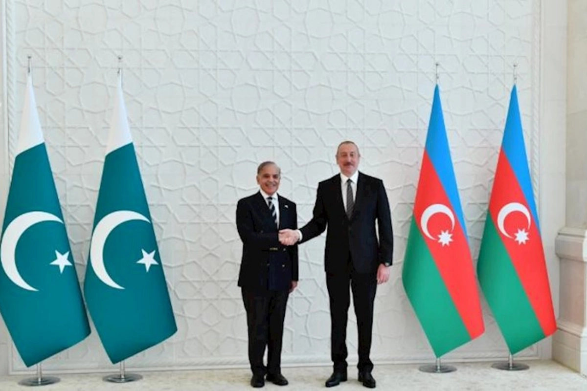 İlham Əliyevin Şahbaz Şəriflə geniş tərkibdə görüşü başlayıb