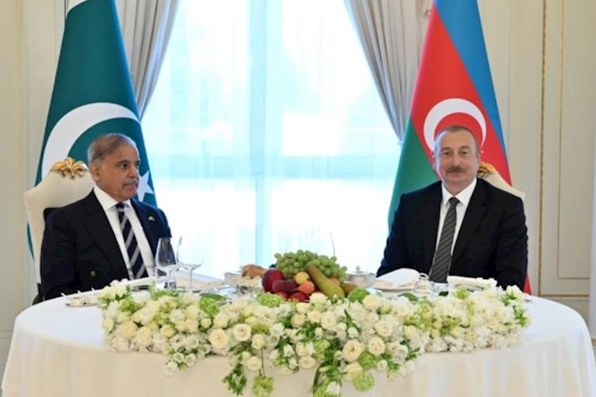 Prezidentin adından Şahbaz Şərifin şərəfinə rəsmi lanç verildi