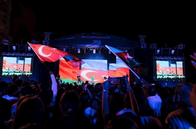 Abşeronda Milli Qurtuluş Günü münasibətilə konsert keçirildi — FOTOLAR