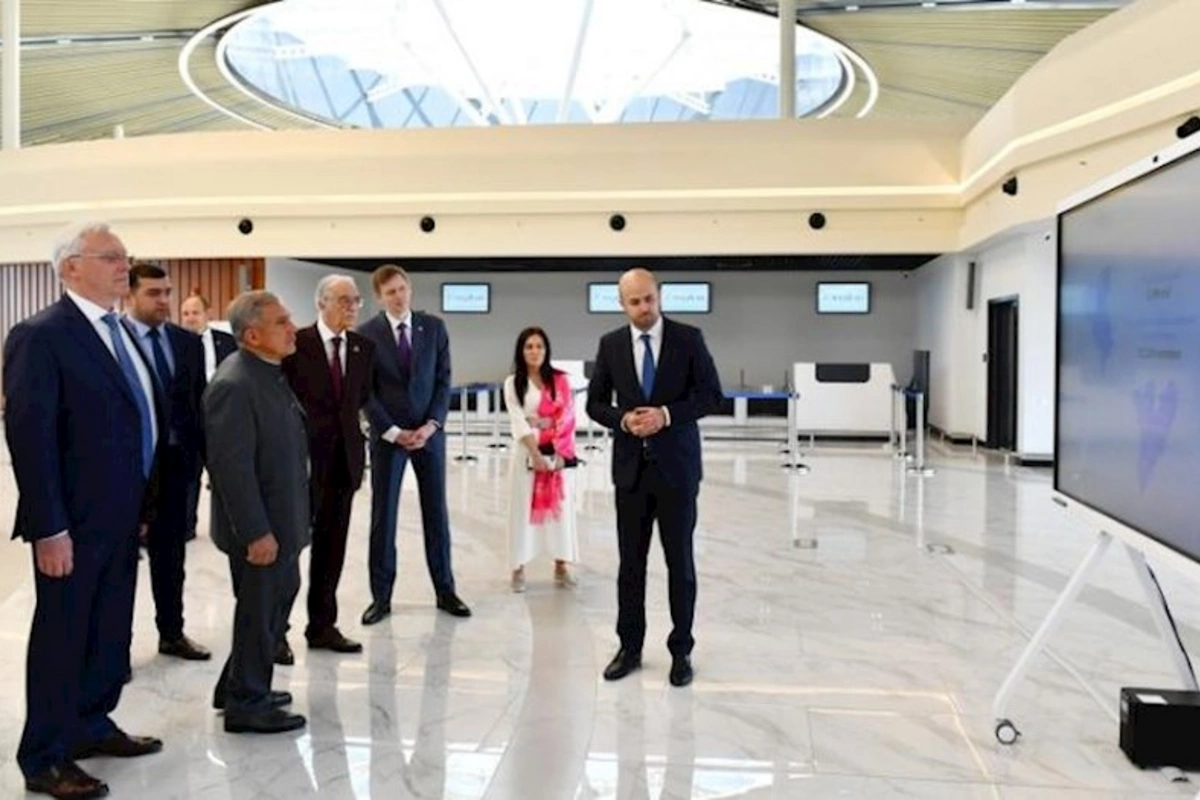 Tatarıstan rəhbərinə Şərqi Zəngəzur iqtisadi rayonunda görülən işlər barədə məlumat verilib
