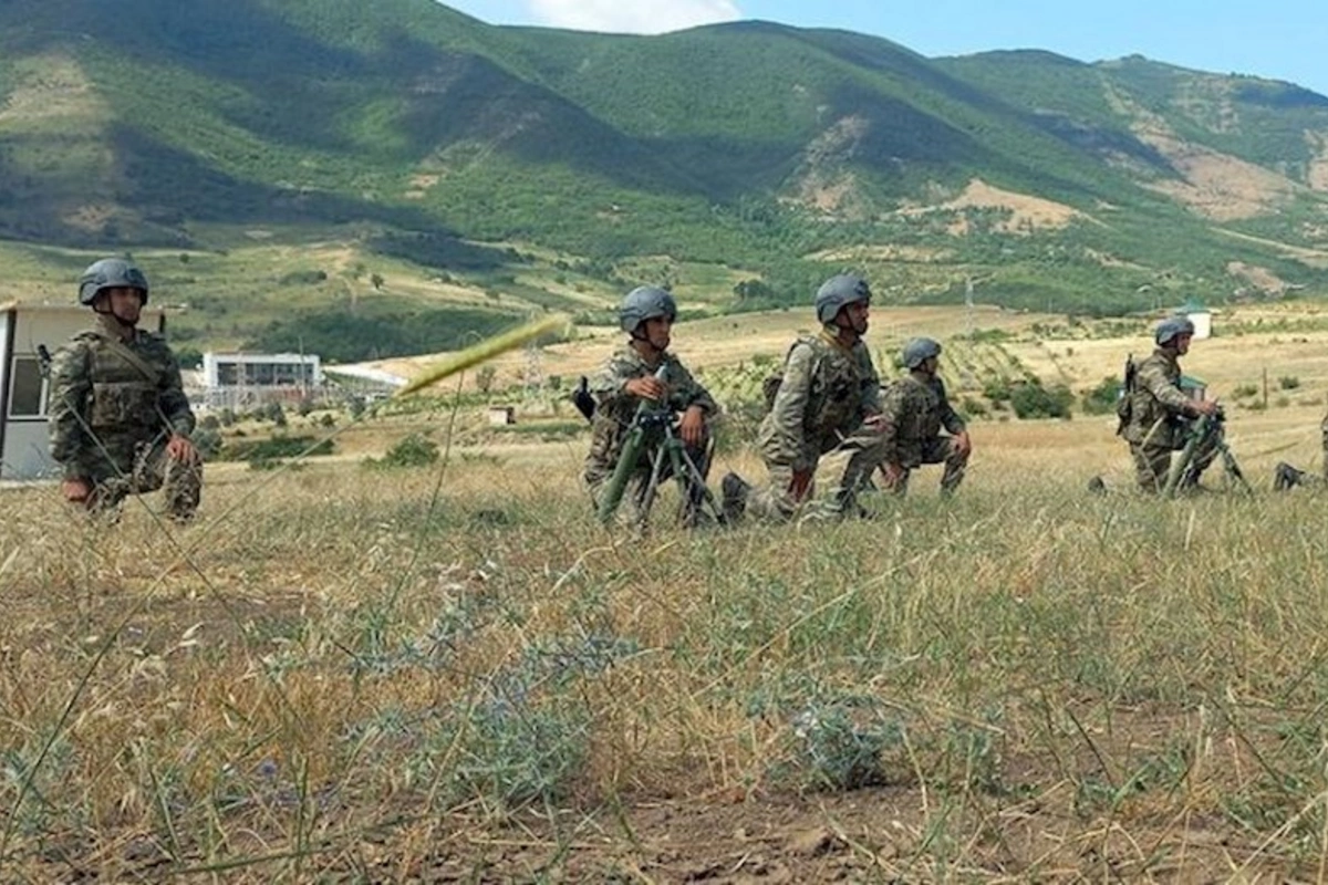 Azərbaycanda ehtiyatda olan hərbçilərin təlim toplanışı başa çatıb