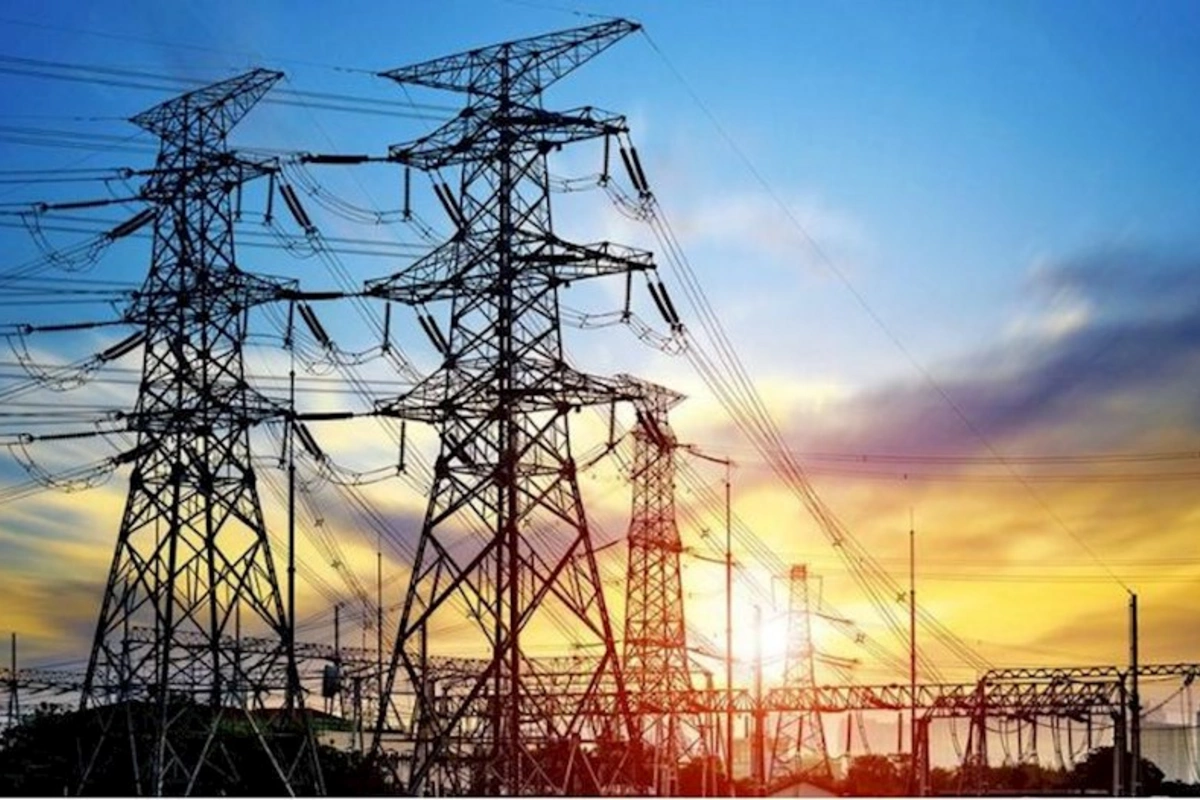 Güclü küləyin Mərkəzi Aran regionunda infrastruktura vurduğu ziyan aradan qadırılır