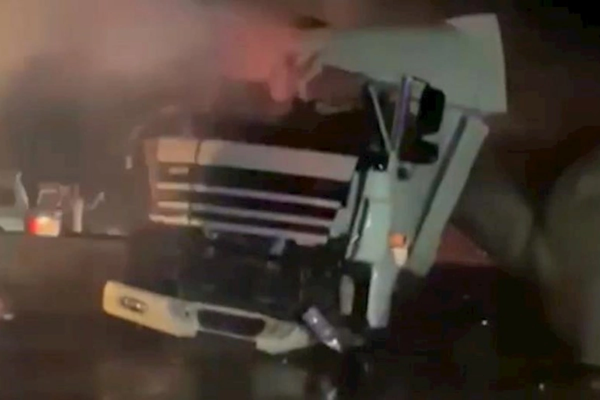 Tovuzda betonqarışdıran avtomobillə sərnişin avtobusu toqquşdu — VİDEO