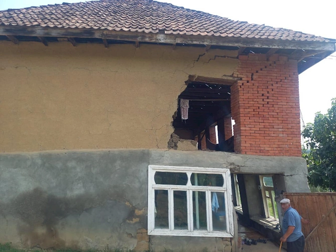 FHN evi yararsız vəziyyətə düşən Lənkəran sakininə kömək edib — FOTO