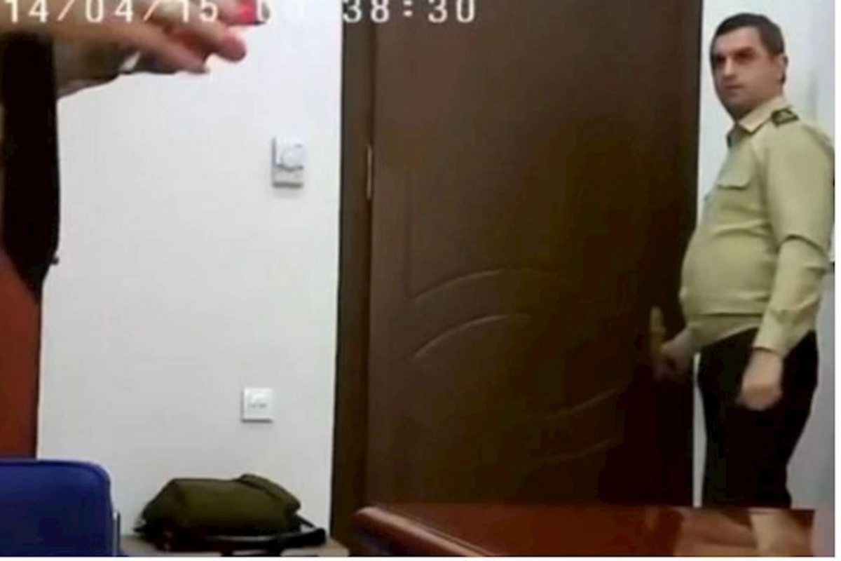 İntim videolarını yaydığı qadın FHN-in sabiq polkovnikinin 192 min manatı tam ödəməsini istəyir