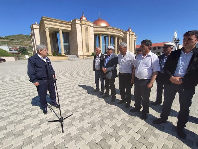 Həftənin ilk “Açıq mikrofon” aksiyası Gədəbəy rayonunda keçirildi — FOTOLAR