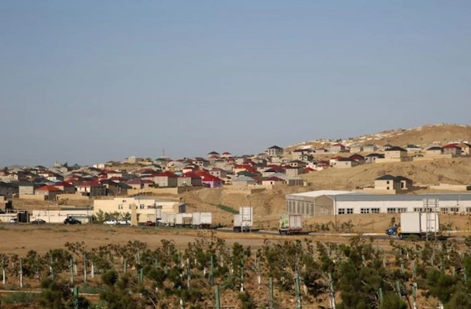 Daha 15 ailə Laçına köçdü — FOTOLAR Daha 15 ailə Laçına köçdü — FOTOLAR