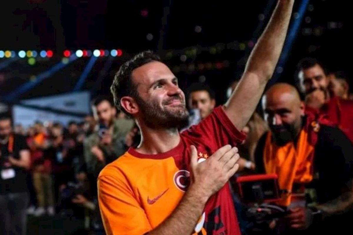 Qalatasaray 6 futbolçusu ilə yollarını ayırdı