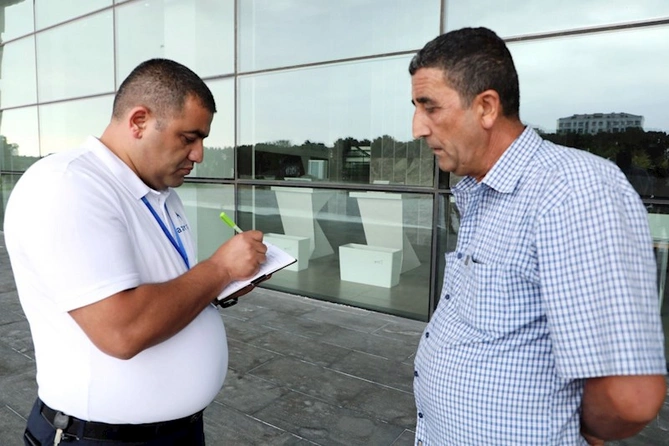 Açıq mikrofon aksiyasına abonent axını — FOTOLAR