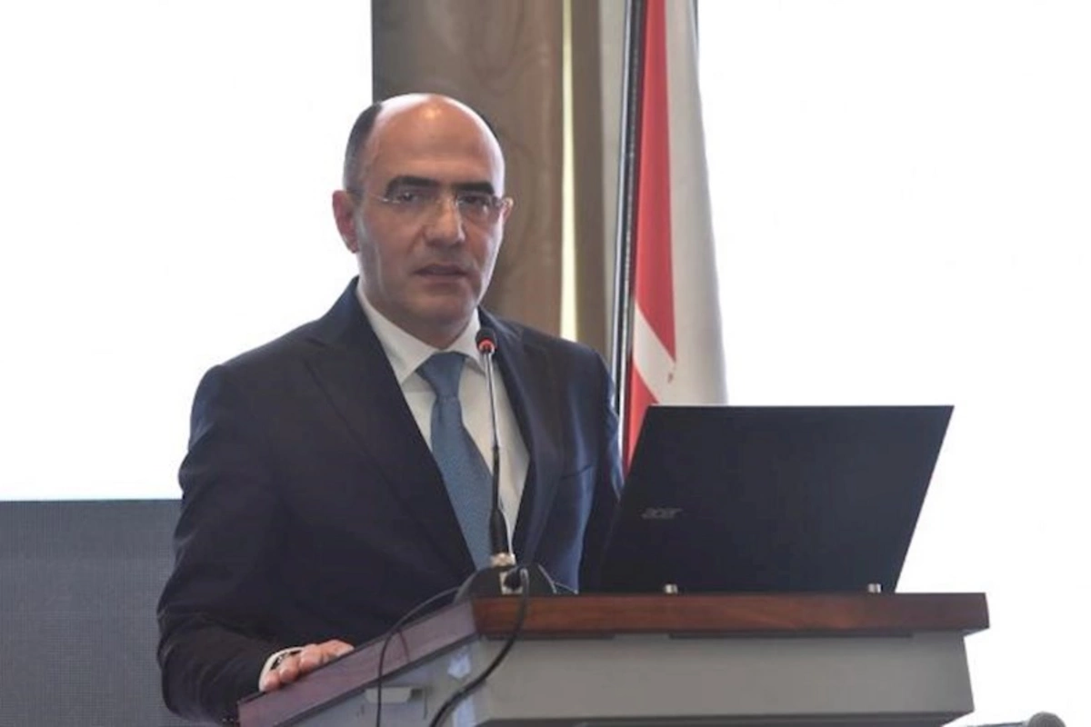 Nazir müavini: Azərbaycanda dərman vasitələri bahadır