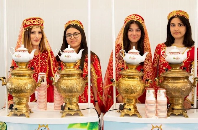 Doğma çay “Azerçay” “Heydər Əliyev və Azərbaycan sahibkarlığı” sərgisində...