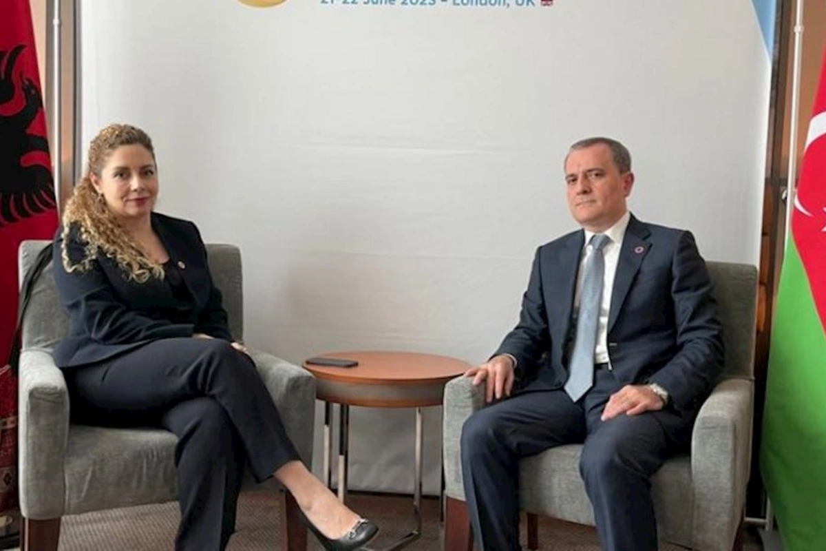 Azərbaycan XİN başçısı Albaniyanın Avropa və xarici işlər naziri ilə görüşüb