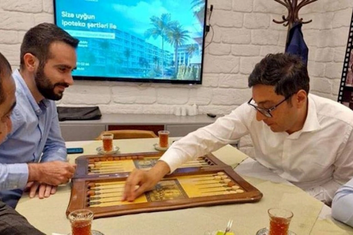 Nazir sözünü tutdu, onunla nərd oynadı — VİDEO/FOTO