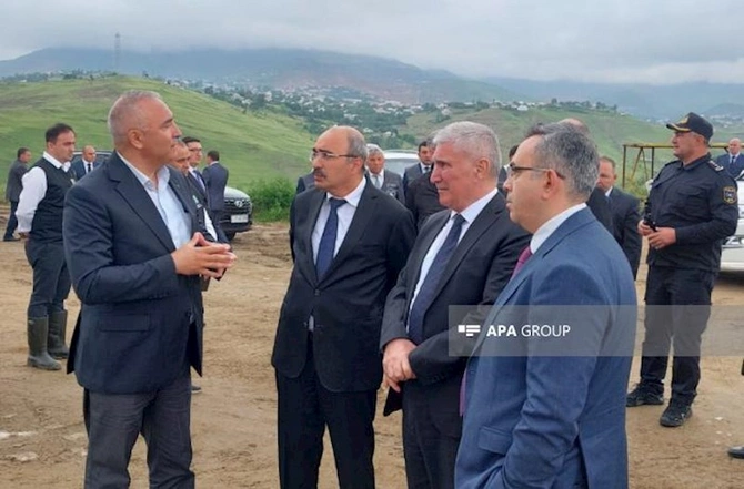 Dövlət Komissiyası Söyüdlüdəki süni gölə baxış keçirdi — FOTOLAR Dövlət Komissiyası Söyüdlüdəki süni gölə baxış keçirdi — FOTOLAR