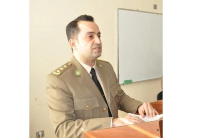 Kəmaləddin Heydərov icra başçısının oğlunu İŞDƏN ÇIXARTDI — FOTO Kəmaləddin Heydərov icra başçısının oğlunu İŞDƏN ÇIXARTDI — FOTO