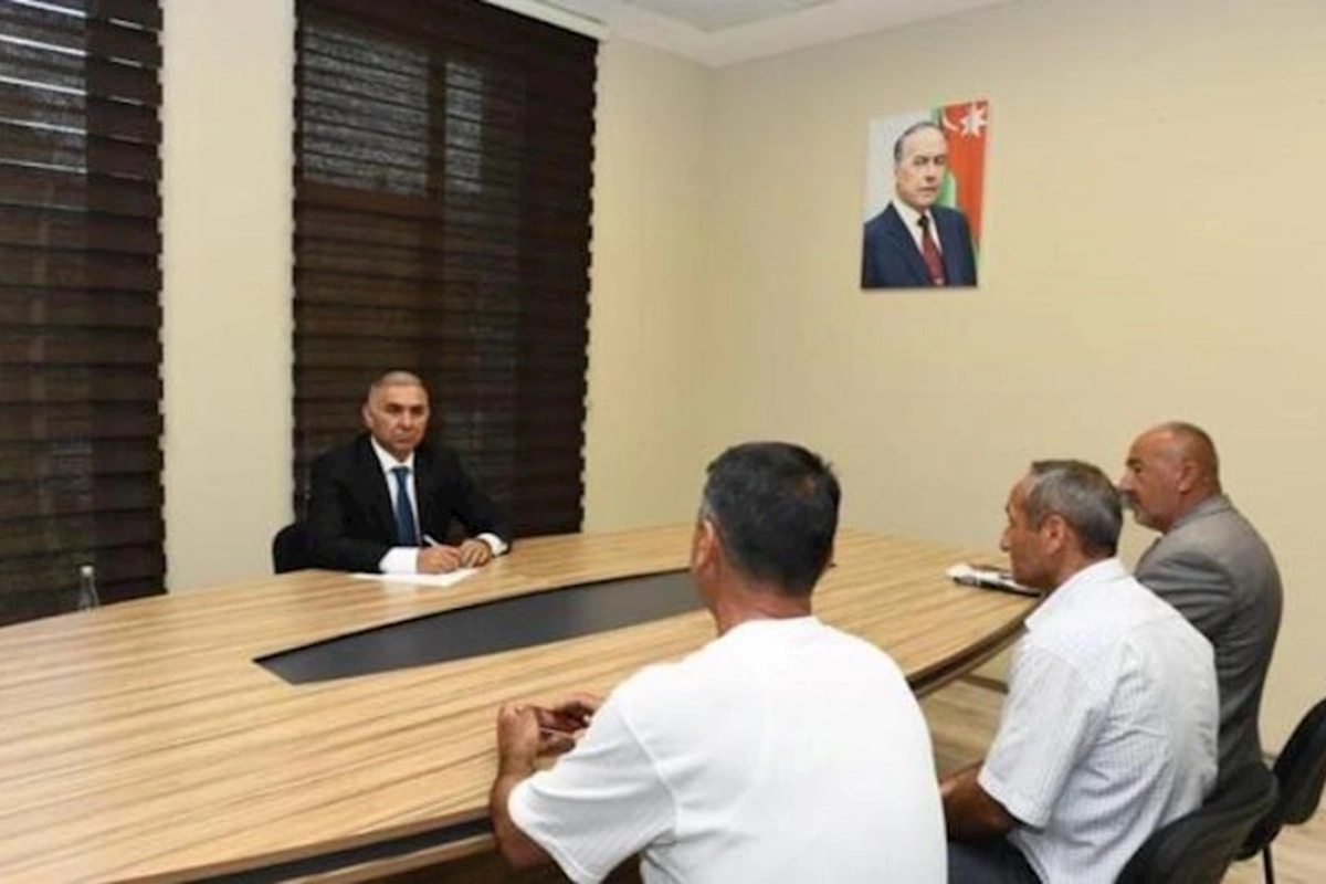 Vüqar Əhmədov Samuxda vətəndaşları qəbul etdi