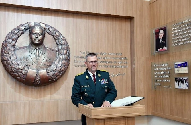 Latviya Dövlət Sərhəd Mühafizəsinin rəisi Azərbaycanda səfərdədir — FOTOLAR Latviya Dövlət Sərhəd Mühafizəsinin rəisi Azərbaycanda səfərdədir — FOTOLAR