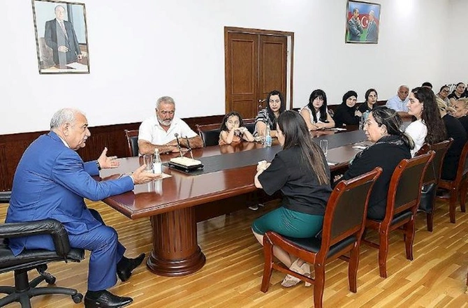 Səttar Möhbalıyev şəhid ailələri ilə görüşdü — FOTOLAR