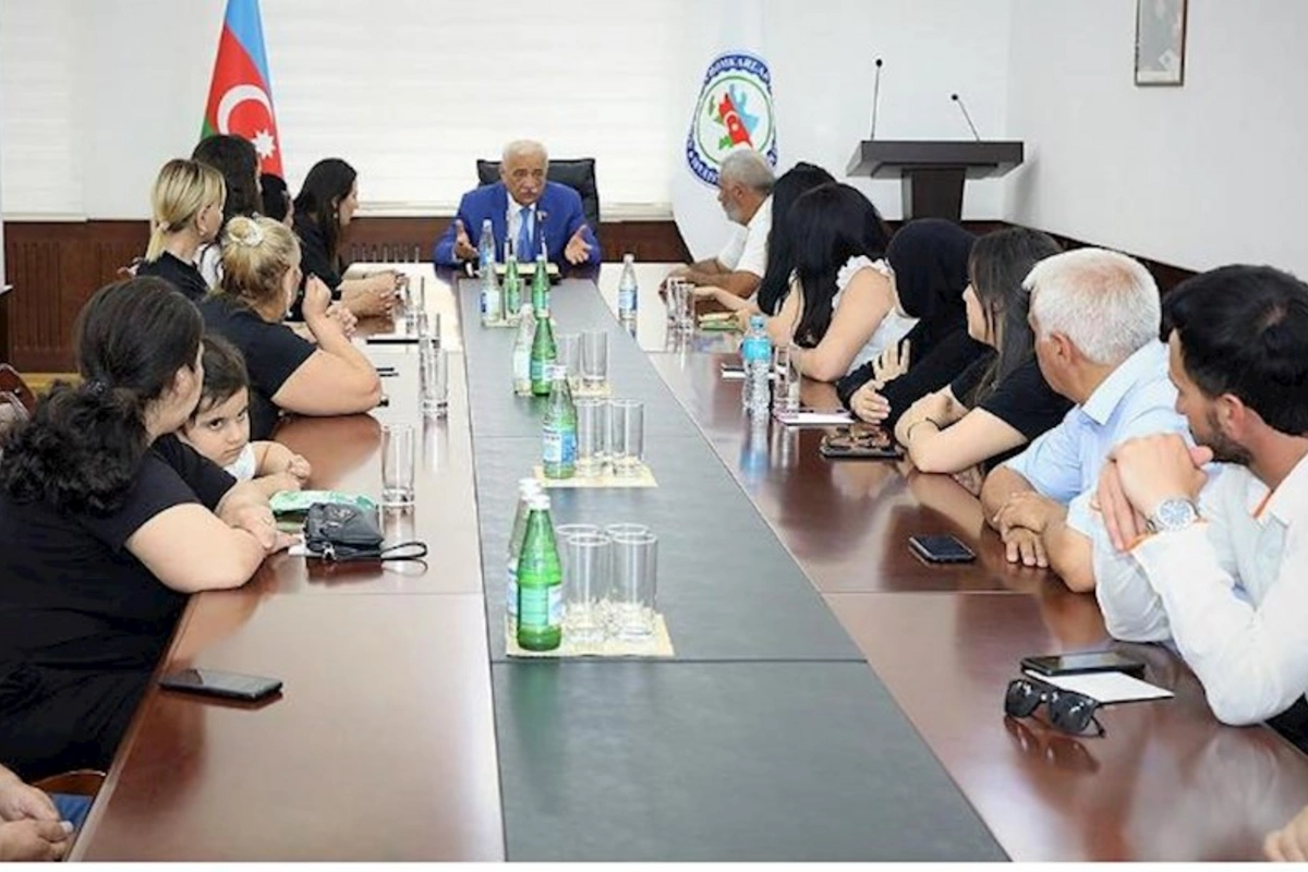 Səttar Möhbalıyev şəhid ailələri ilə görüşdü — FOTOLAR