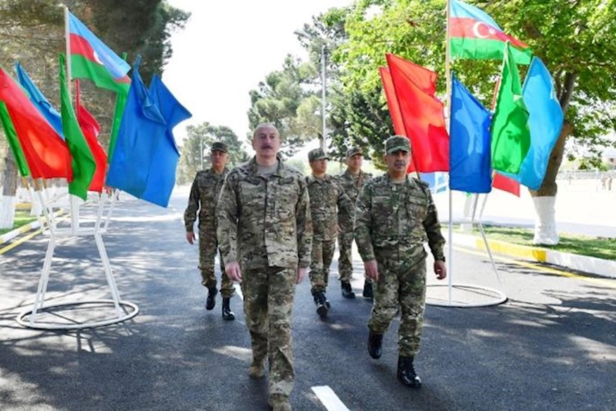Prezident MN-in komando hərbi hissəsində — CANLI (YENİLƏNİB)