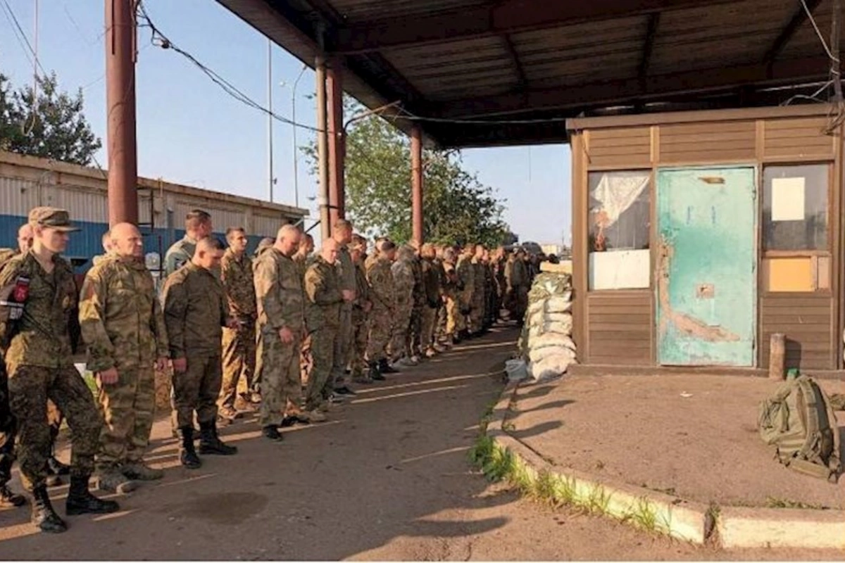 180 rus hərbiçisi silahlarını yerə qoyaraq, “Vagner”ə qarşı döyüşməkdən imtina etdi — FOTOLAR