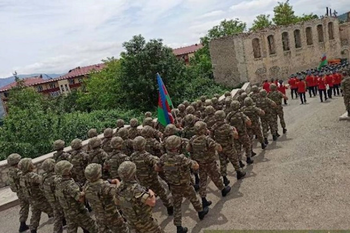 Silahlı Qüvvələr Günündə hərbi qulluqçuların yürüşləri təşkil olunub — VİDEO