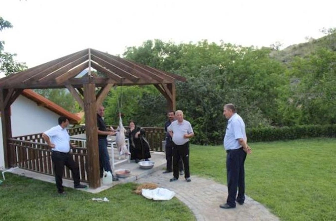 31 il sonra Laçında kəsilən qurban — FOTOLAR