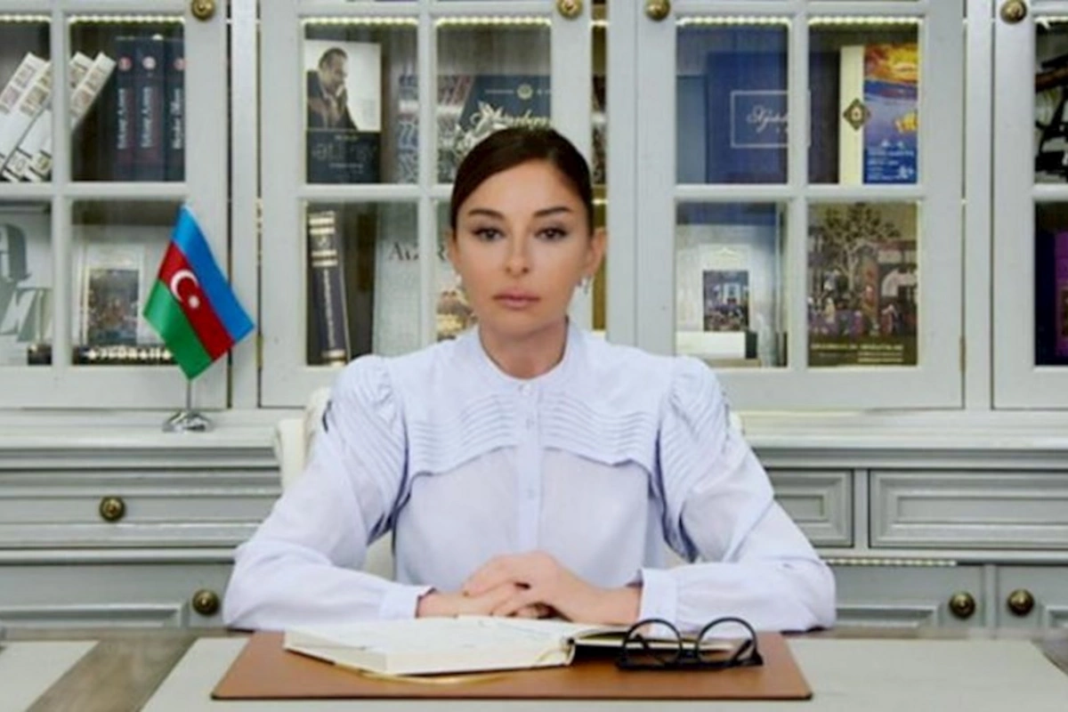 Deputatlar Mehriban Əliyevanı təbrik etdi