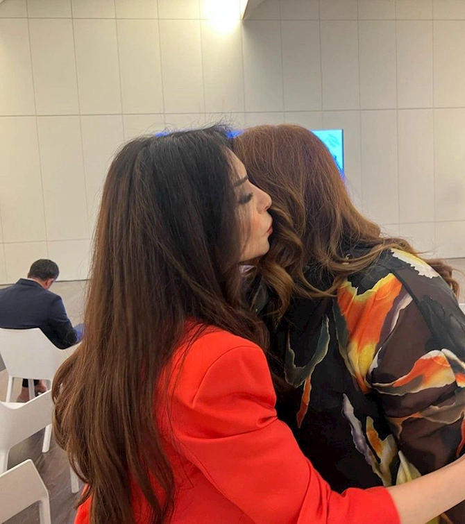 Tanınmış aparıcının qızının məzun gecəsindən FOTOLAR