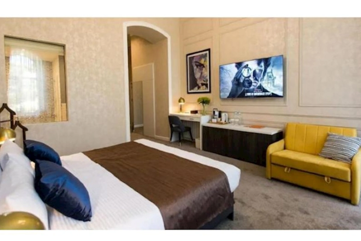 “Pilot Hotel Baku”da çanta oğurlandı