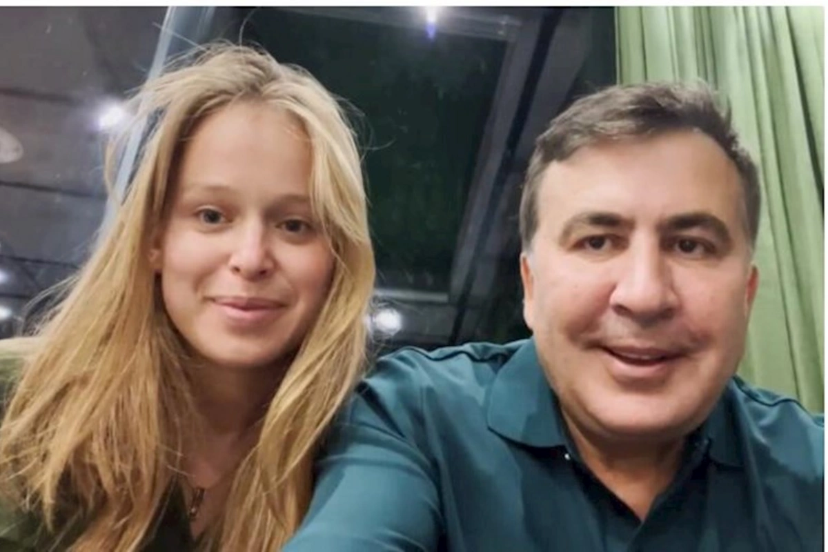 Saakaşvilinin bu deputat xanımdan uşağı doğulub