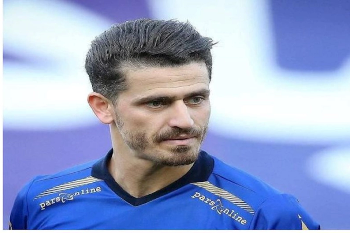 İranda məşhur futbolçu həbs olunub