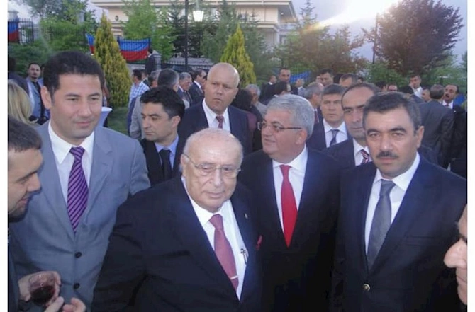 Hakan Fidanla bir şəkilin maraqlı TARİXÇƏSİ... Hakan Fidanla bir şəkilin maraqlı TARİXÇƏSİ...