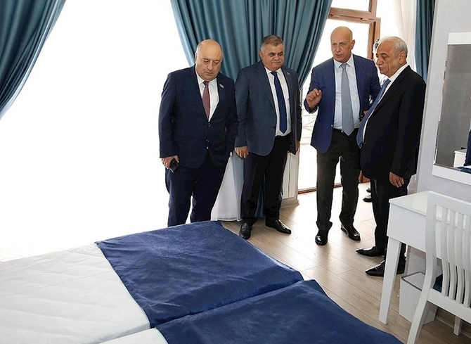“Şıx” sanatoriyasının yeni təmirdən çıxan korpusunun açılışı olub — FOTOLAR