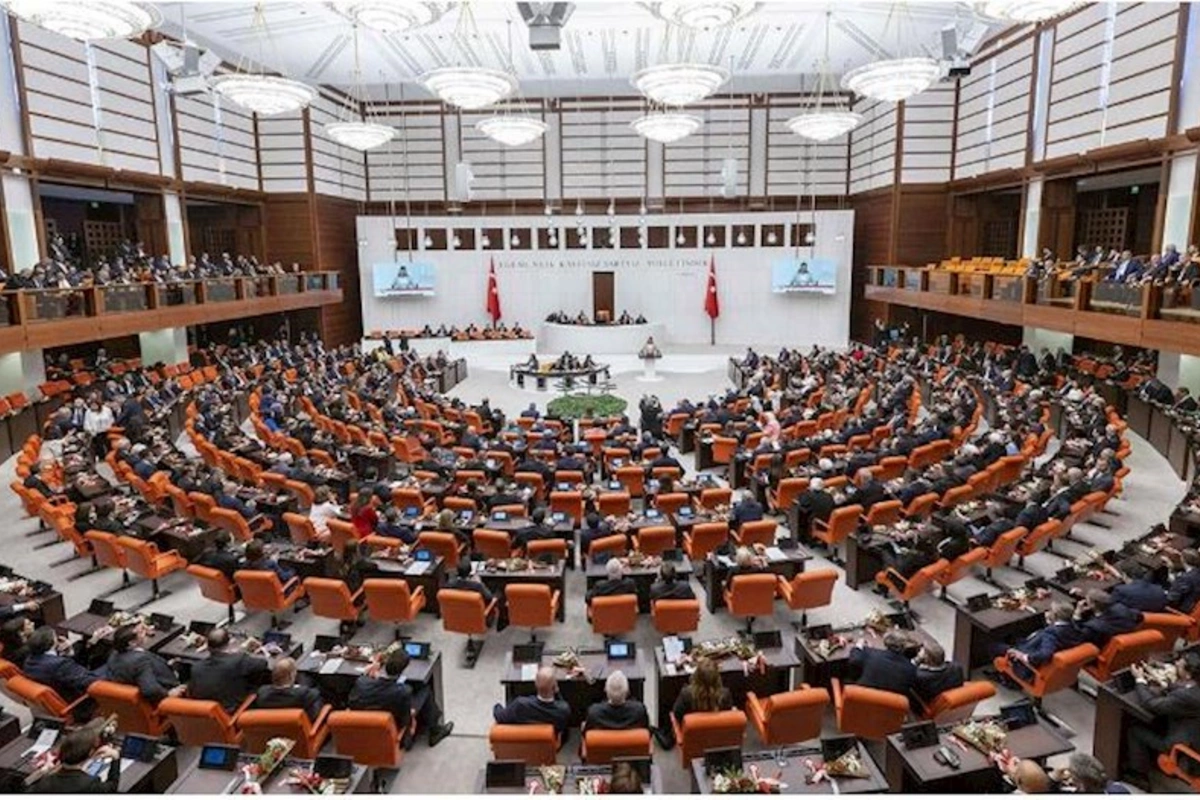 Türkiyə vitse-prezidenti və nazirlər AND İÇDİ