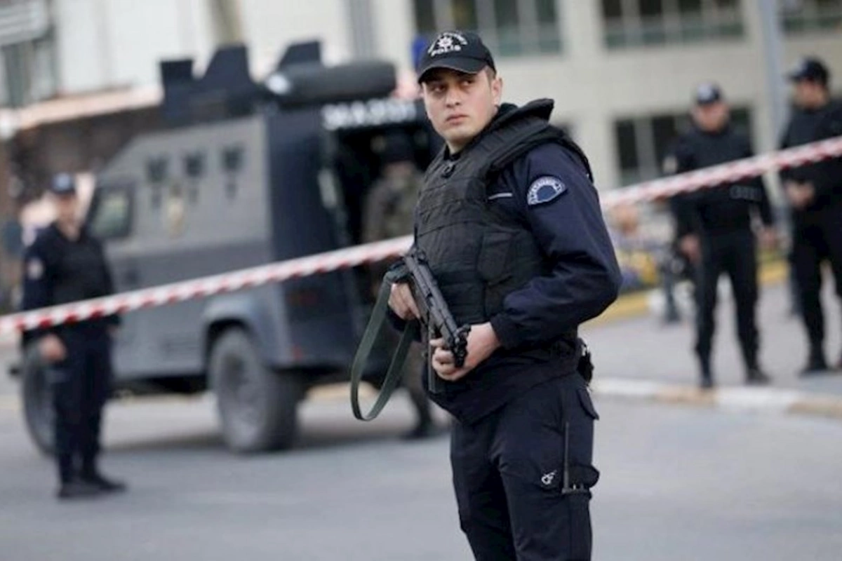 Ərdoğanı təhqir edən yeniyetmə HƏBS EDİLDİ