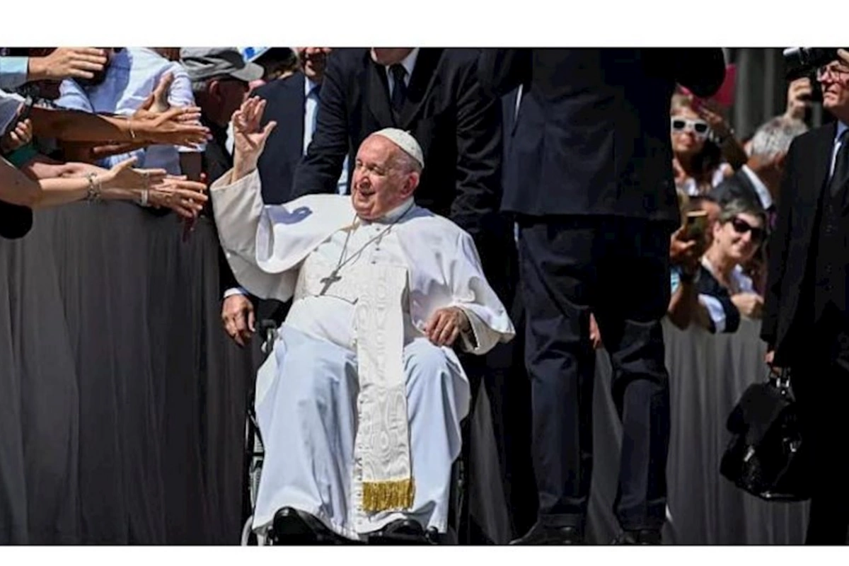 Roma Papasının həkimlərindən Fransiskin səhhəti ilə bağlı AÇIQLAMA