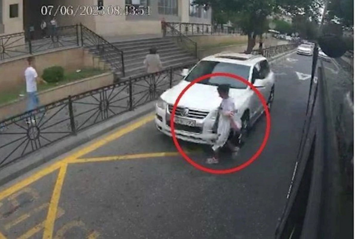 Bakıda avtobusdan enərkən maşın vuran məktəbli evə buraxıldı