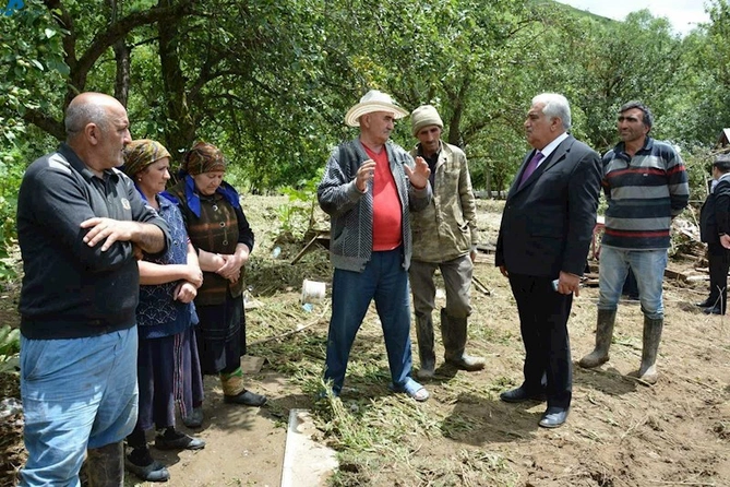 Əhəd Abıyev sakinlərlə görüşə atla getdi — FOTOLAR