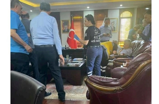 Bələdiyyə başçısını iş otağında GÜLLƏLƏDİLƏR — FOTOLAR