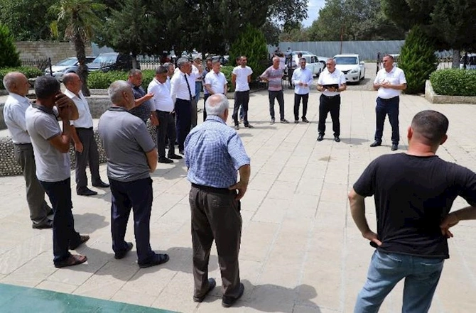 Eyni küçənin sakinləri Açıq mikrofonda — FOTOLAR