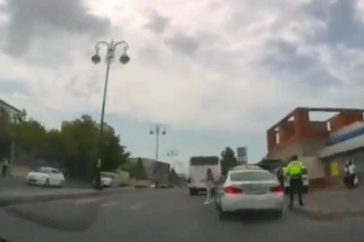 Bakıda yol polisi qaydaları kobud şəkildə pozur — VİDEO