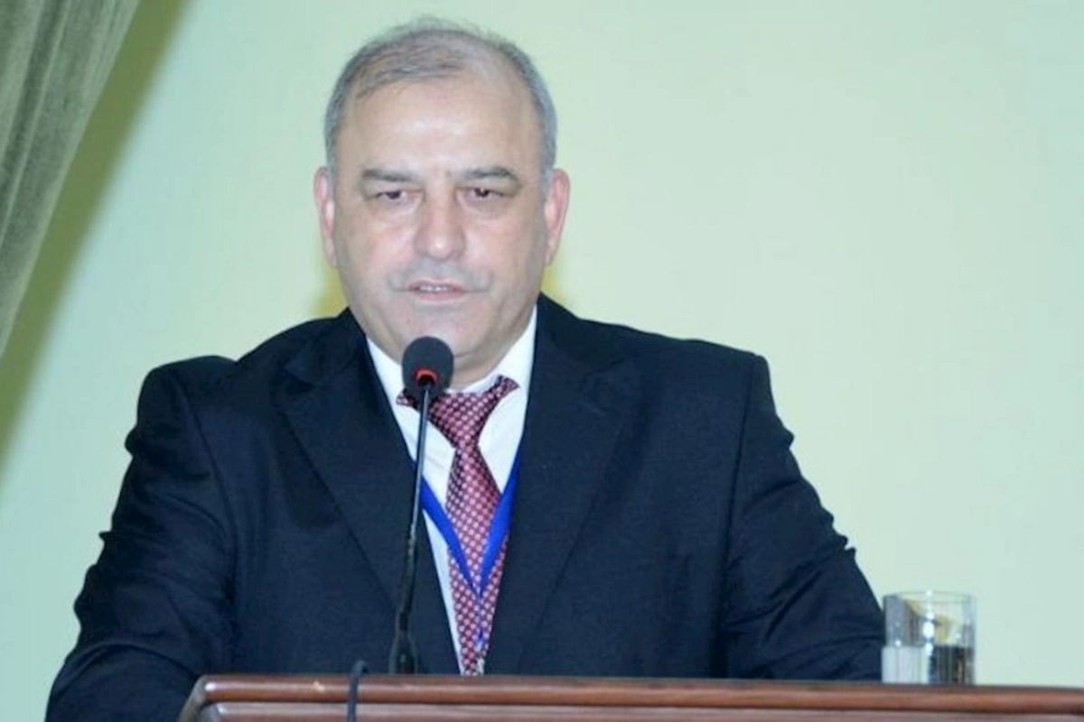 Elmi dərəcələri satan vəzifəli şəxsə cinayət işi AÇILDI