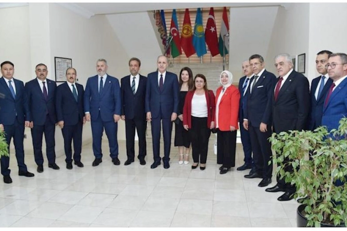 Numan Kurtulmuş TÜRKPA-nın Baş Katibliyinin inzibati binası ilə tanış olub